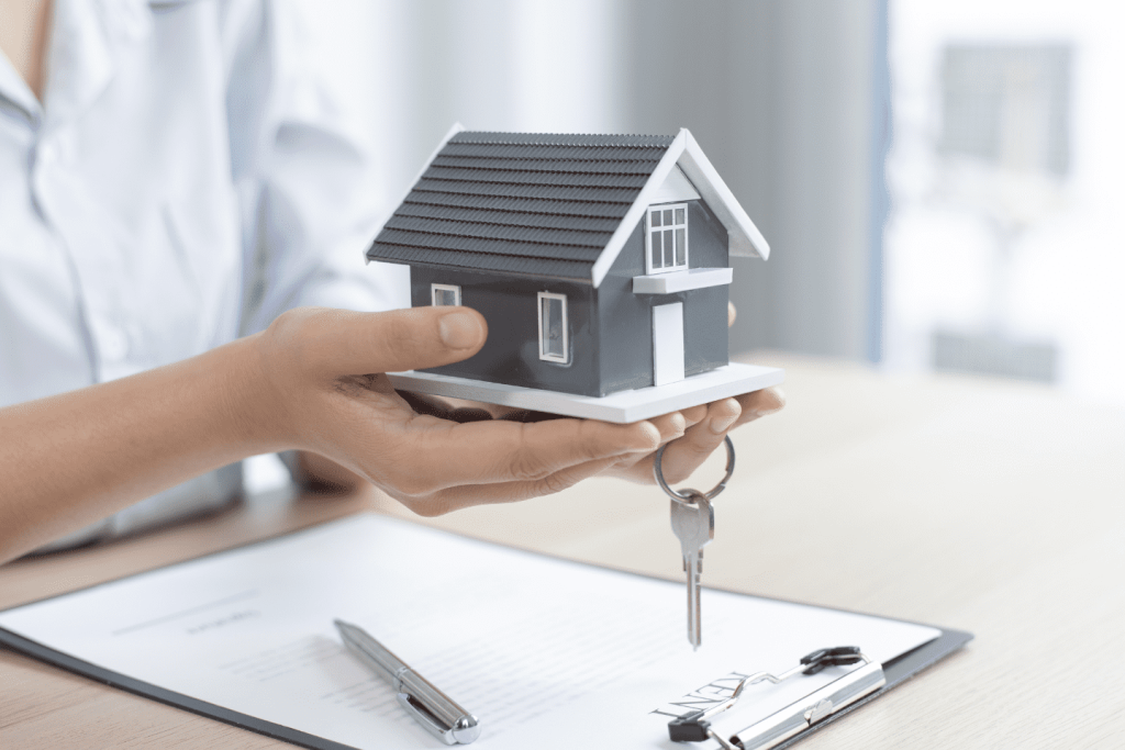 Môi giới bất động sản